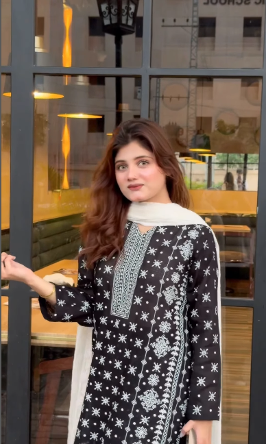 Haya – 2PC Stitched Lawn Suit Set